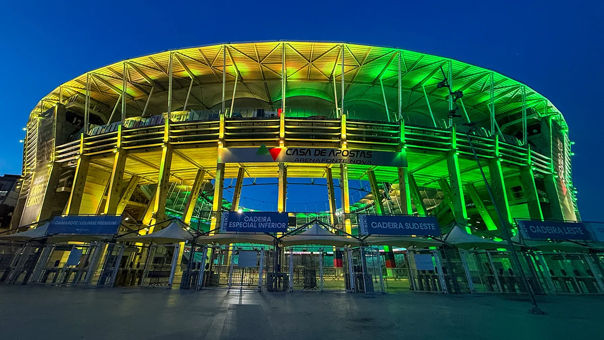 Arena Fonte Nova celebra 500 dias até a Copa do Mundo Feminina da FIFA Brasil 2027™ com iluminação especial